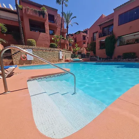 Luxury Boutique Penthouse 2 Bedrooms Pools Open 365 Days Daire Marbella