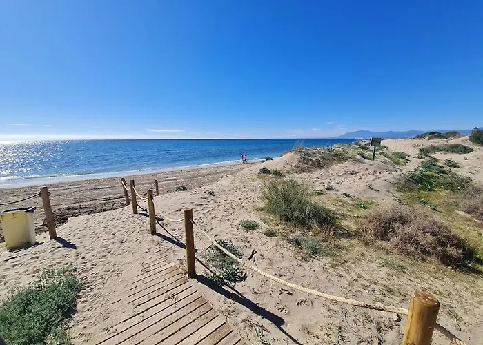 Luxury Boutique Penthouse 2 Bedrooms Pools Open 365 Days *