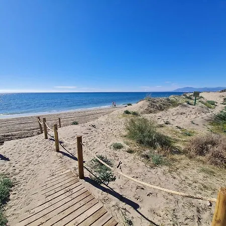 Luxury Boutique Penthouse 2 Bedrooms Pools Open 365 Days *