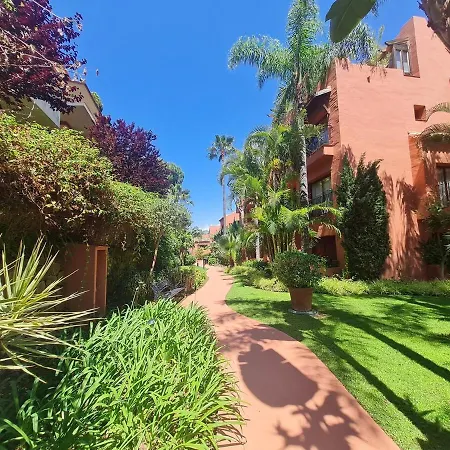 Luxury Boutique Penthouse 2 Bedrooms Pools Open 365 Days Апартаменти