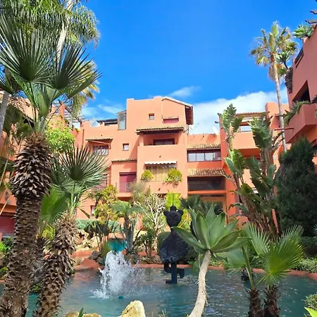 Luxury Boutique Penthouse 2 Bedrooms Pools Open 365 Days