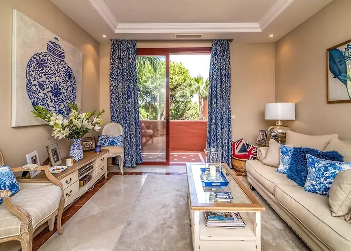 Luxury Boutique Penthouse 2 Bedrooms Pools Open 365 Days