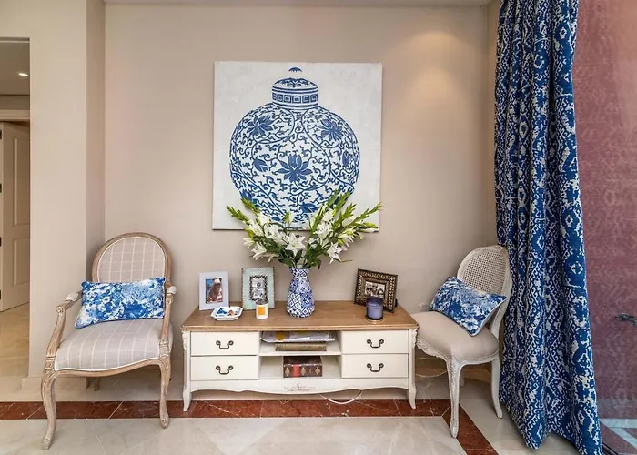 Luxury Boutique Penthouse 2 Bedrooms Pools Open 365 Days