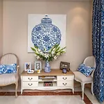 Luxury Boutique Penthouse 2 Bedrooms Pools Open 365 Days
