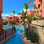 Luxury Boutique Penthouse 2 Bedrooms Pools Open 365 Days Lägenhet