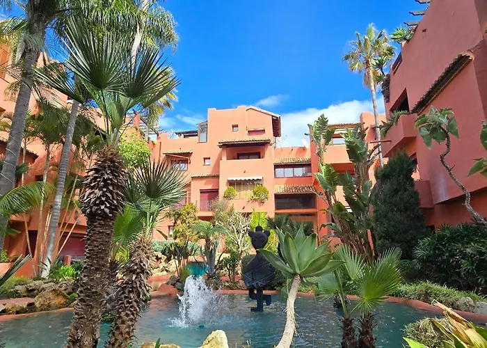 Luxury Boutique Penthouse 2 Bedrooms Pools Open 365 Days