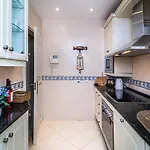 Luxury Boutique Penthouse 2 Bedrooms Pools Open 365 Days *