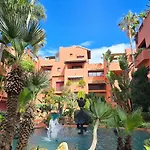 Luxury Boutique Penthouse 2 Bedrooms Pools Open 365 Days